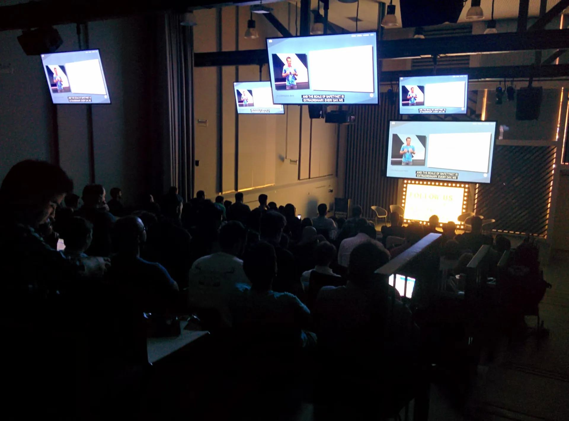 Foto de portada del evento WTM Madrid Meetup | Dos visiones de producto: Diseño y tecnología